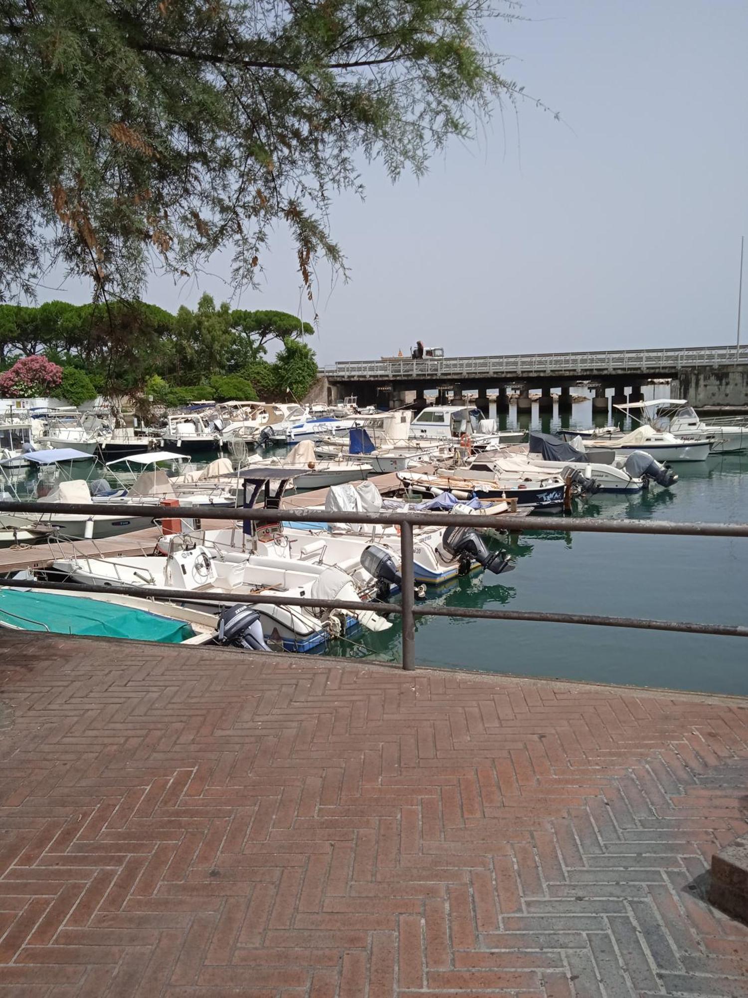 Casa Vacanze Torre Di Mola Formia Eksteriør billede